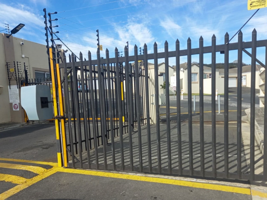 2 Bedroom Property for Sale in Fernwood Western Cape